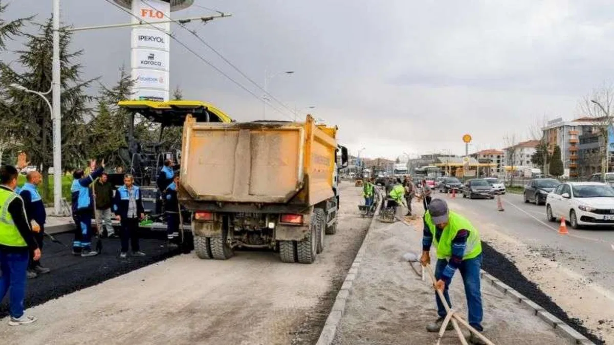Malatya'da çevreyolu yan yolları yenileniyor