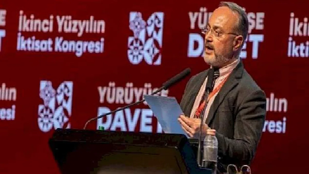 Doç. Dr. Erol Köroğlu: Daha farklı bir Türkiye için eleştirel okurlar yetiştirmeyi başarmalıyız