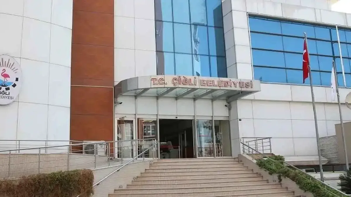 Çiğli'de belediyeden sonra Akvaryum Kafe’ye silahlı saldırı!