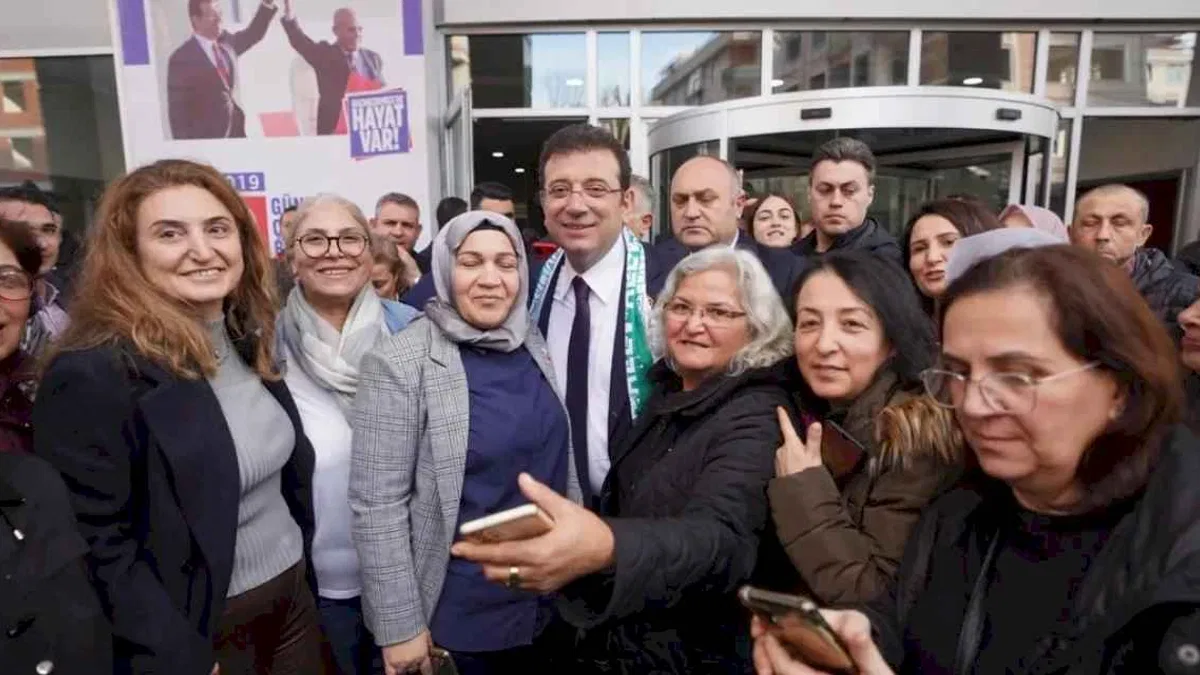 Başkan İmamoğlu Küçükçekmece'de STK'larla buluştu
