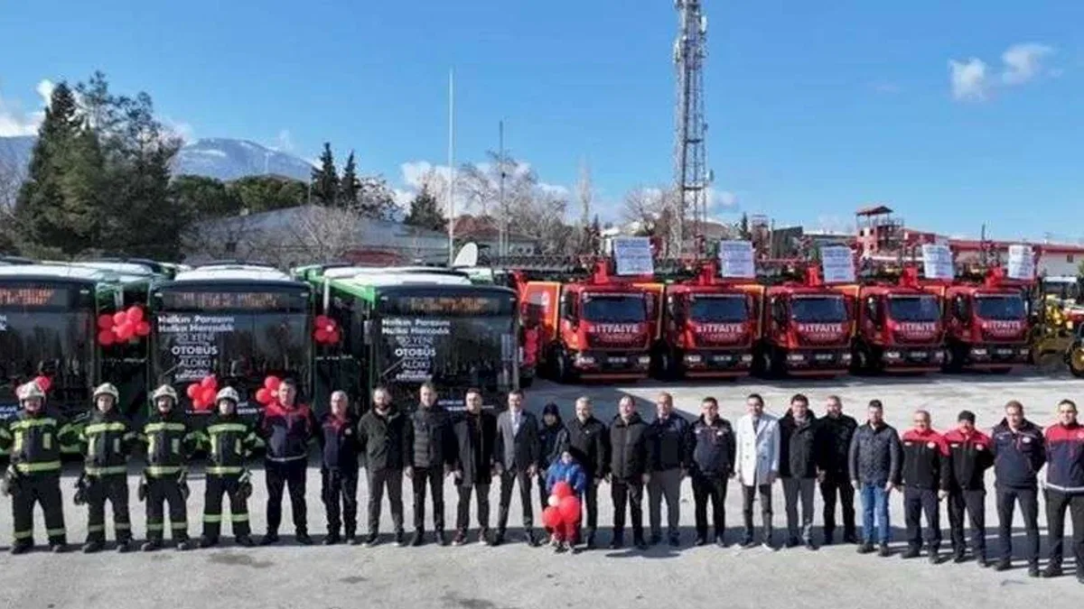Denizli Büyükşehir’den hizmet filosuna 100 yeni araç