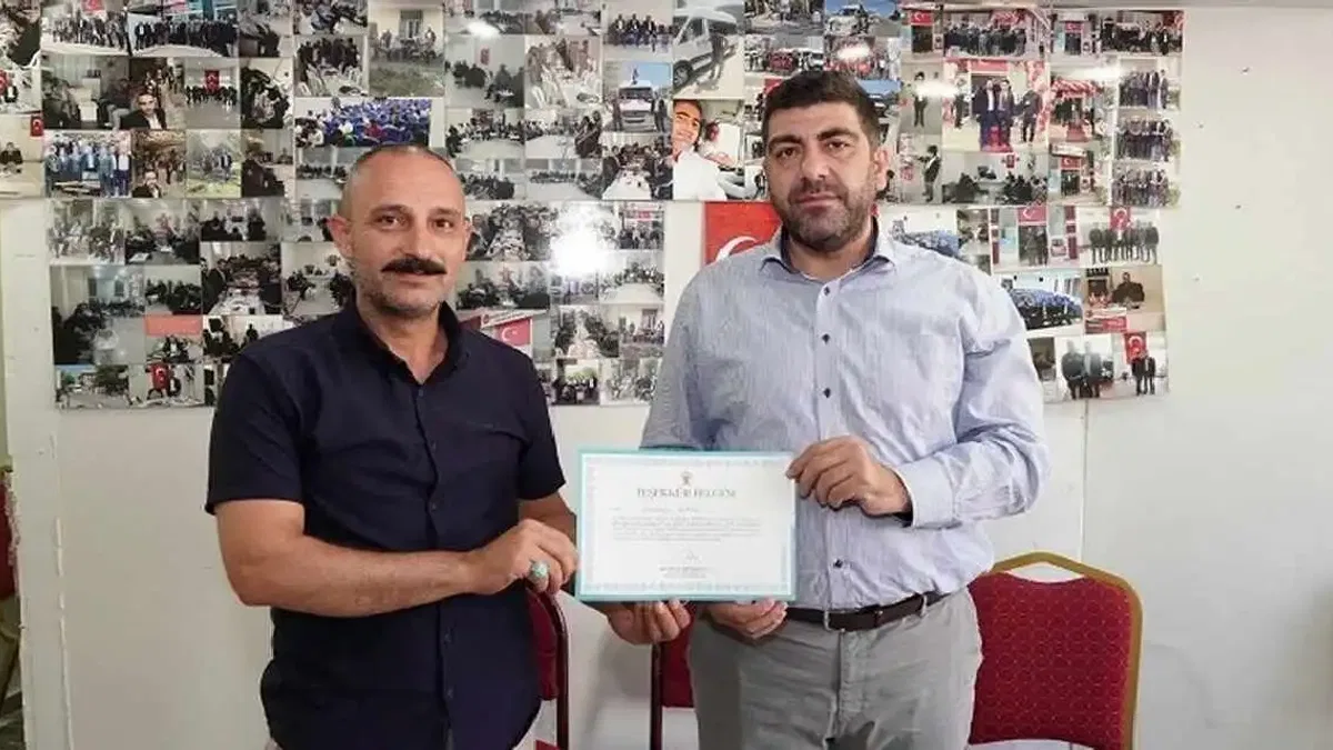 AK Parti Mardin İl Başkanı Mehmet Uncu sahada