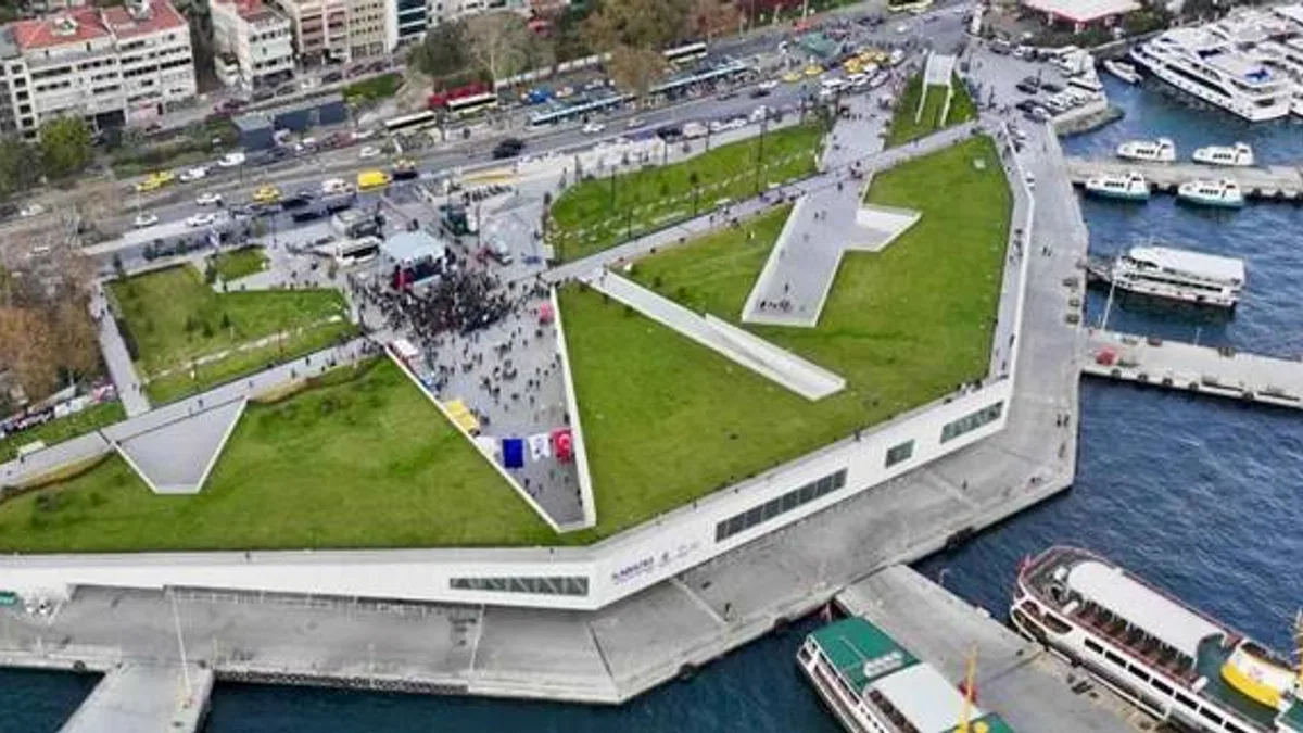İstanbul'da Kabataş Transfer Merkezi tam kapasiteyle açıldı