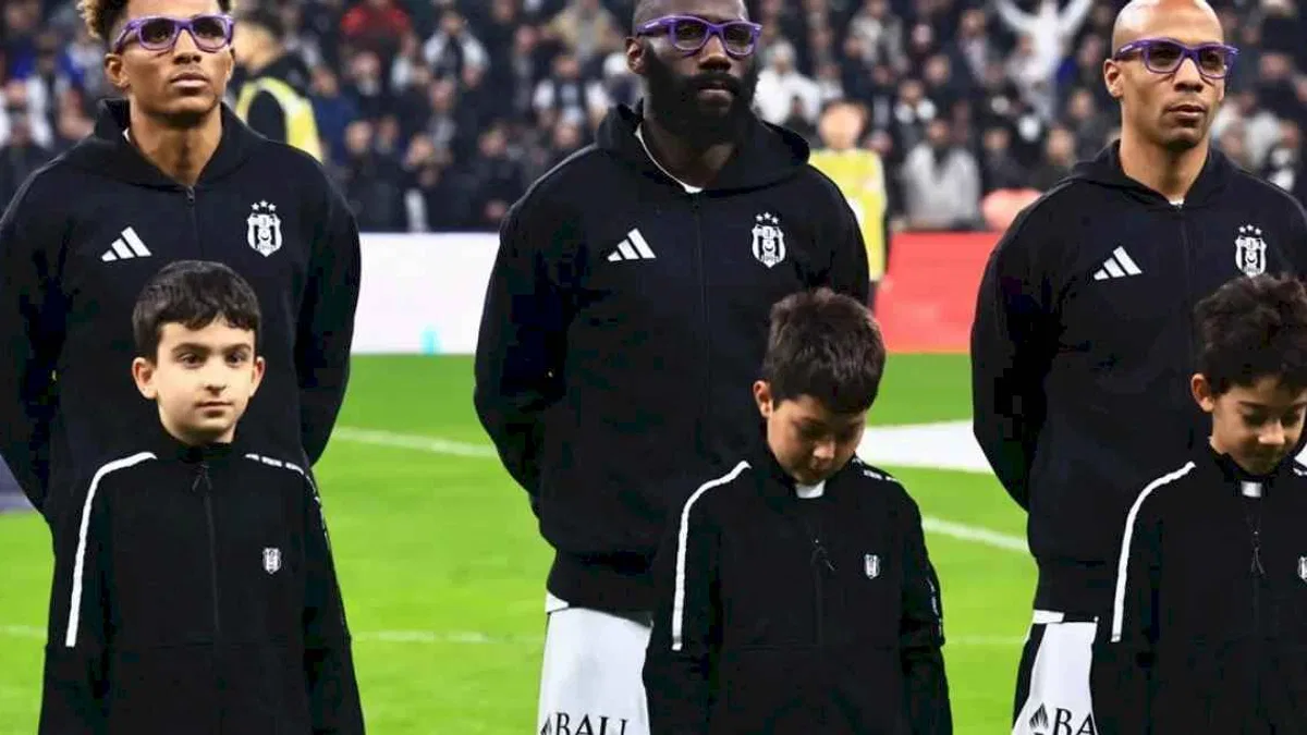 Beşiktaşlı futbolcular mor gözlüklerle sahaya çıktı