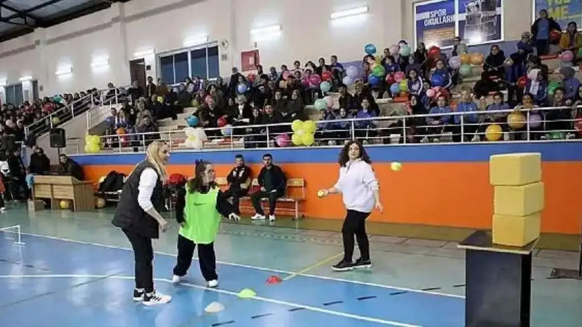 İnegöl'de Engelliler Sahaya İndi