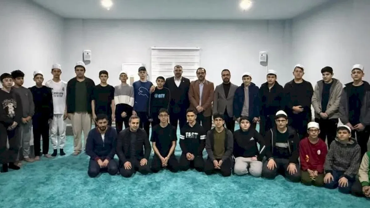 Mardin Milletvekili Faruk Kılıç, Hafız öğrencilerle sahurda buluştu