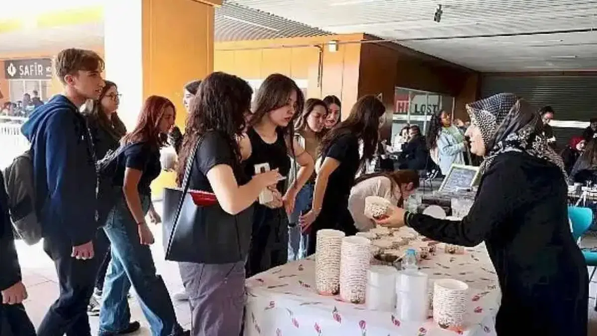 Nevşehir Belediyesi Gençlik Ofisi'nden Anlamlı Etkinlik: Anne Eli Kermesi