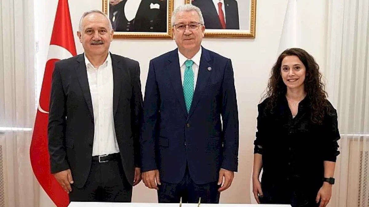 Egeli akademisyen Prof. Dr. Yaşa ve ekibi yeni bir bakteri türünü literatüre kazandırdı