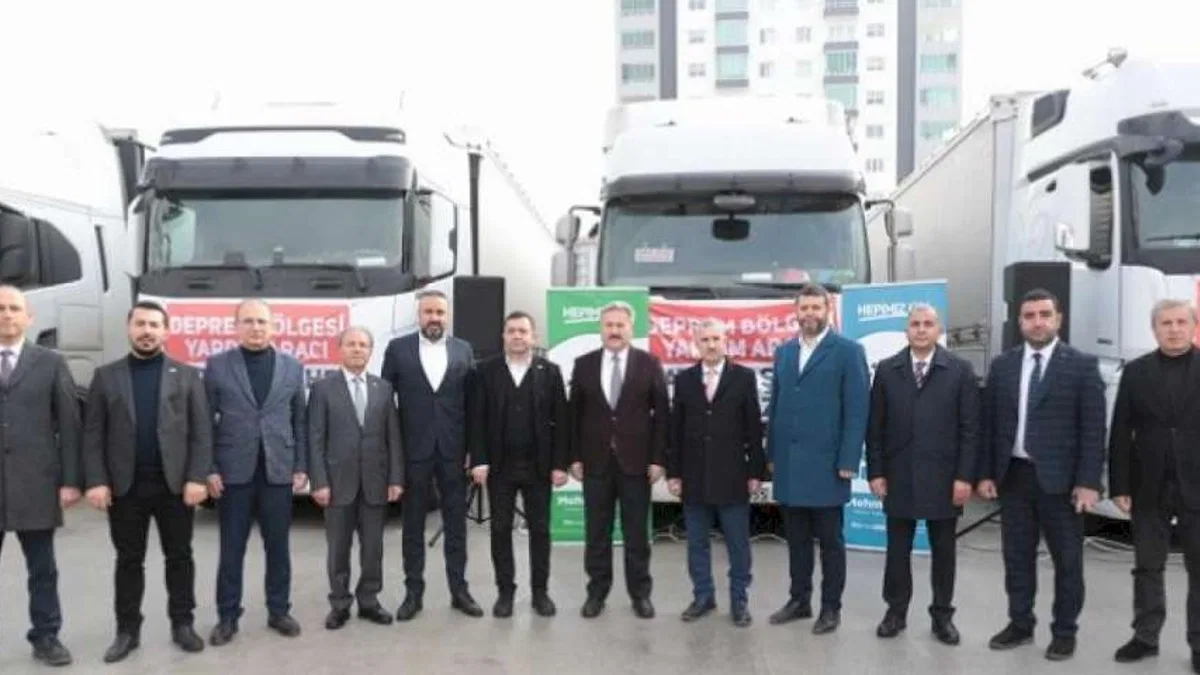 Kayseri Melikgazi'nin yardım tırları Yeşilyurt'a ulaştı