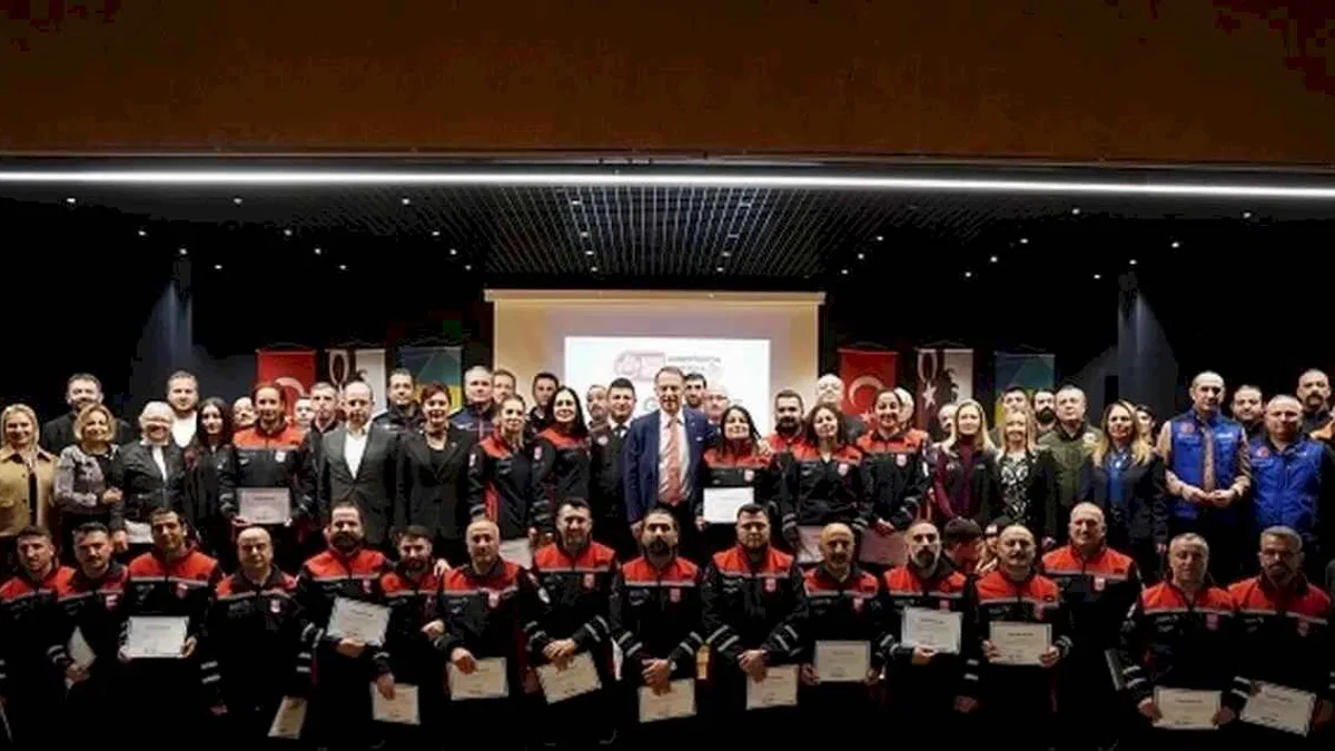 İstanbul Beylikdüzü kurtarma ekibine akreditasyon sertifikası