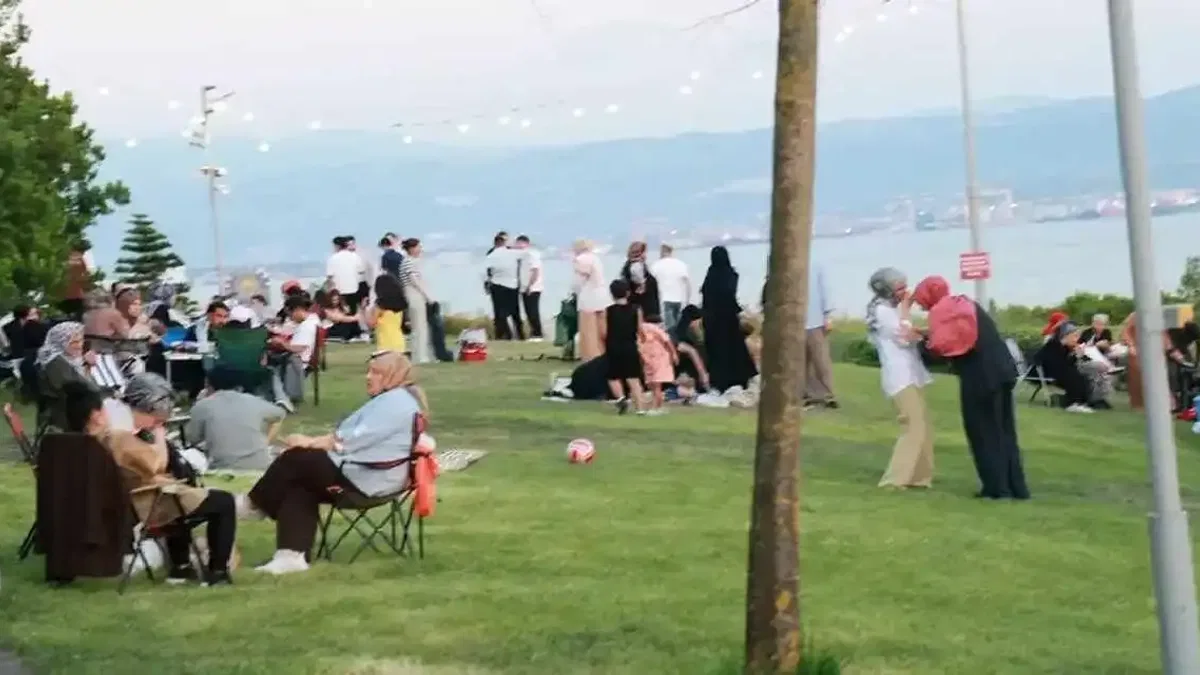 Başkan Büyükgöz, Gebzelilerle parkta buluştu