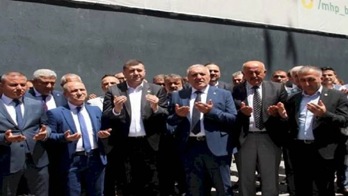 MHP Kayseri'de bayrak değişimi