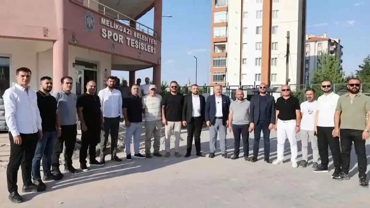 Kayseri Melikgazi Belediyesi'nden spor tesisine yeni çehre