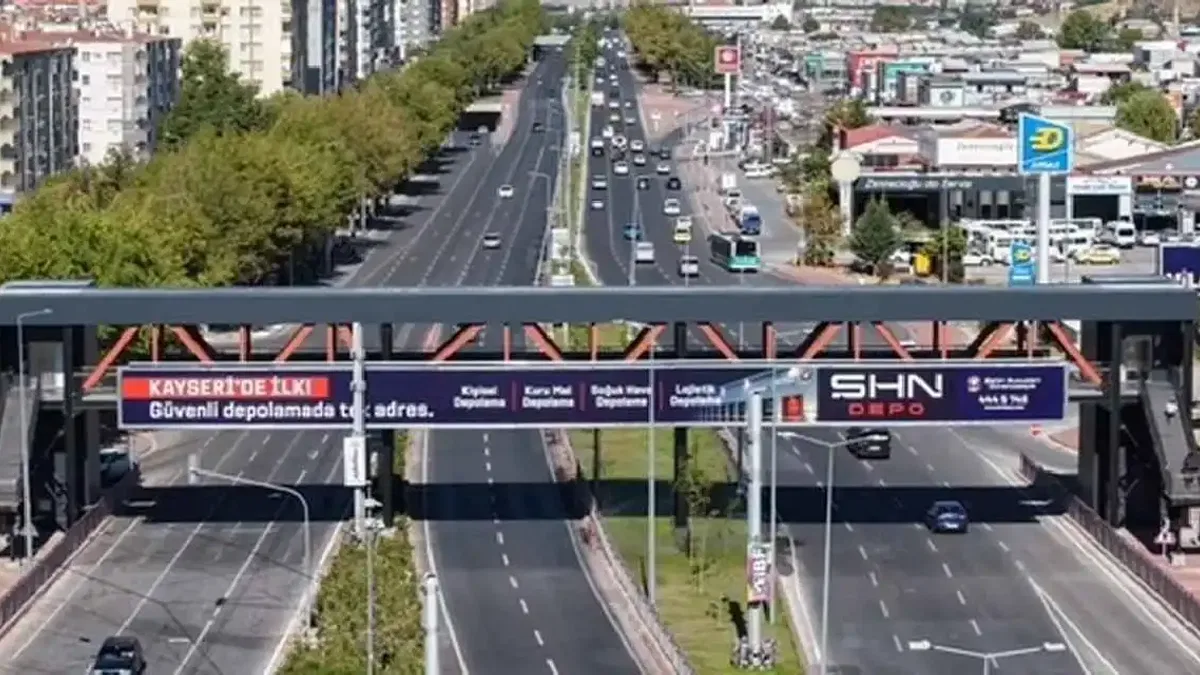 Kayseri Büyükşehir'den yaya güvenliği için yeni üstgeçit modeli