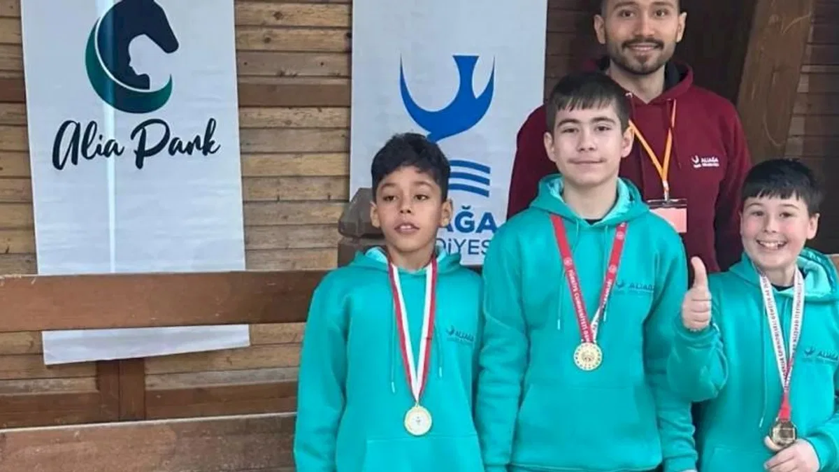 İzmir Aliağa'nın özel şampiyonlarından çifte şampiyonluk