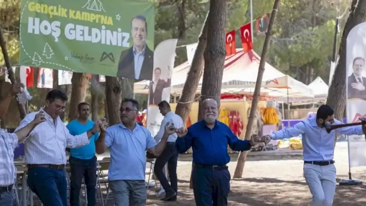 Toroslar’ın muhtarları Tarsus Gençlik Kampı’nda birlikteydi