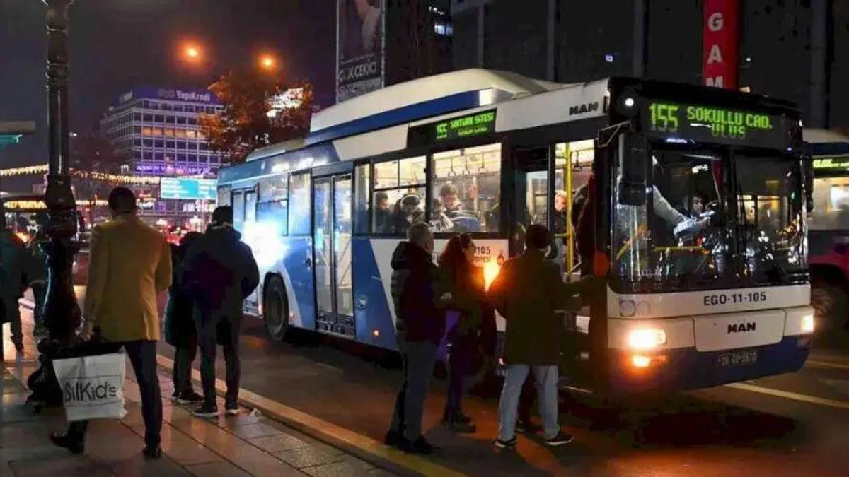 Başkent’te yılbaşı hazırlıkları tamamlandı