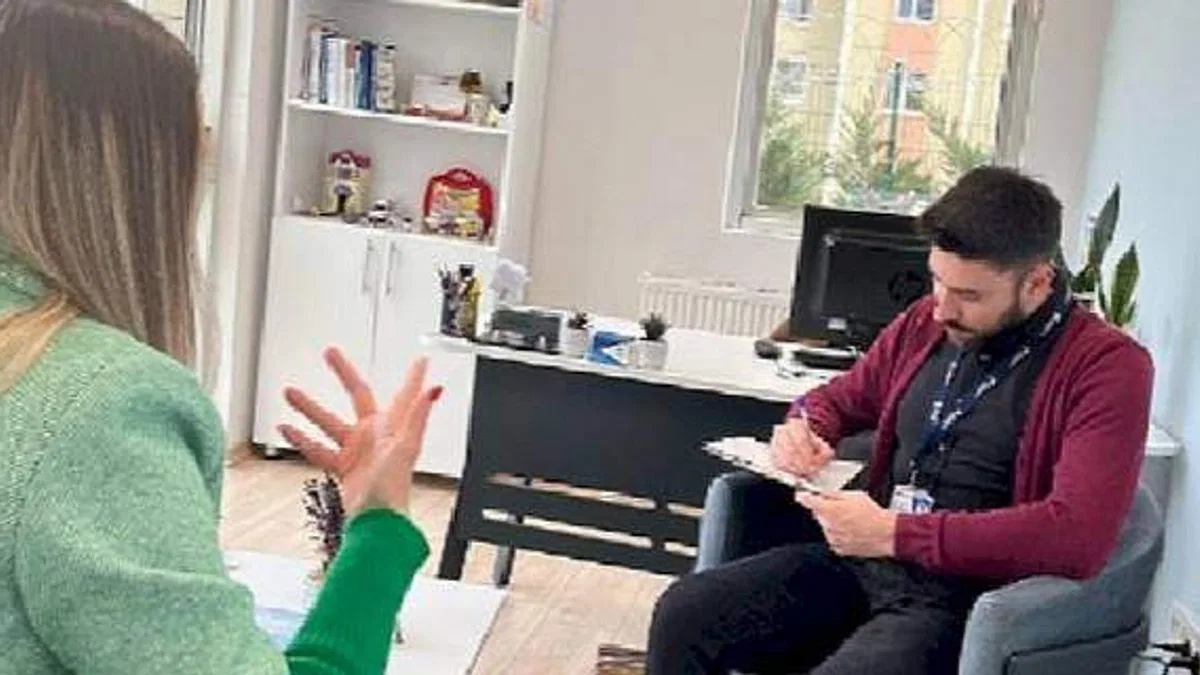 Uzmanlar, Depremi Yaşayan Kişilerle Dayanışmada Doğru İletişime Dikkat Çekti
