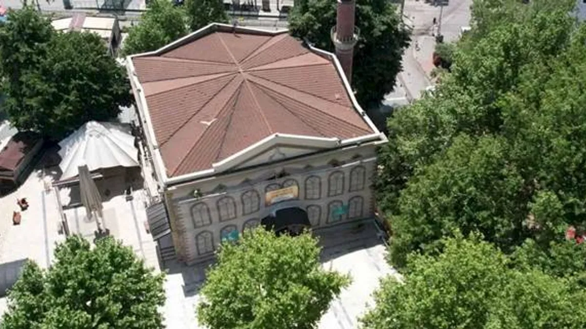 Kocaeli Büyükşehir, Fevziye Camii’nin dış cephesini yeniledi