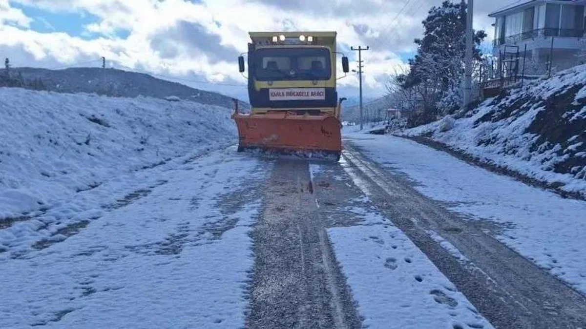 Muğla’da karla mücadele aralıksız devam ediyor