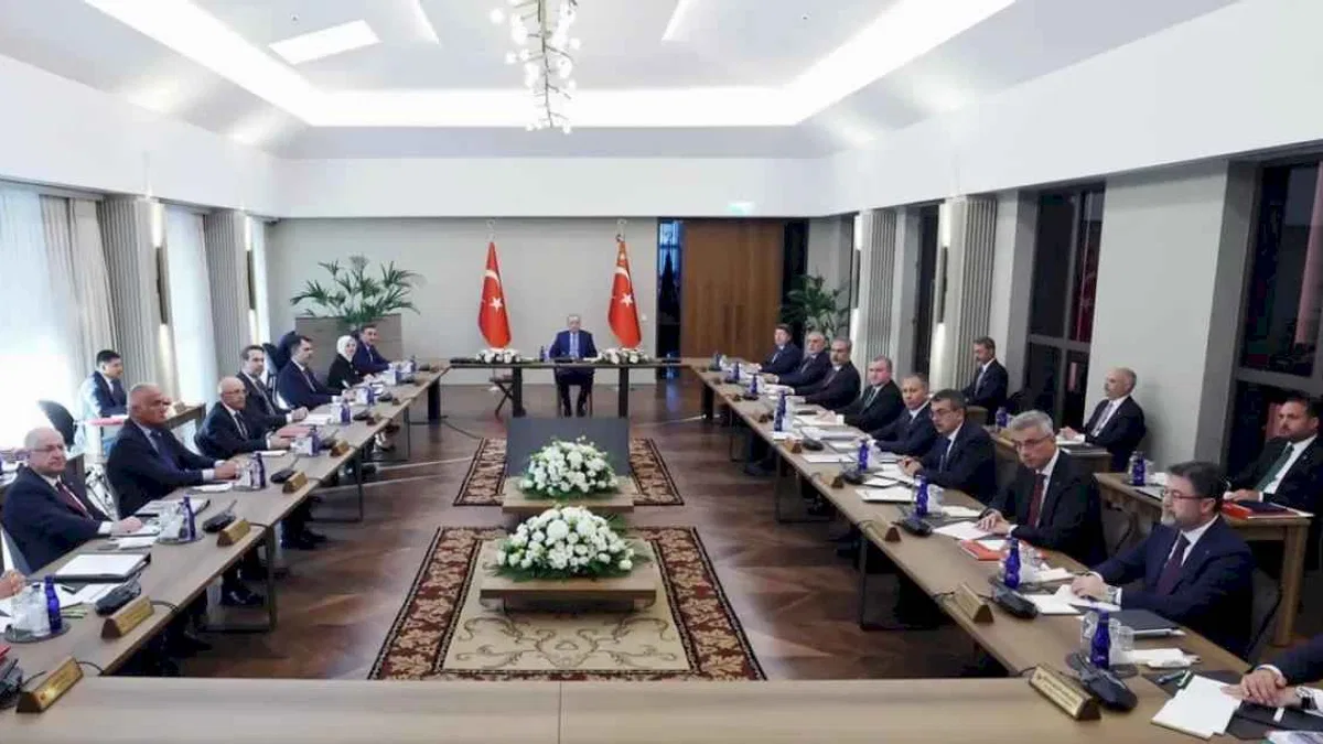 Kabine Ahlat'ta toplandı