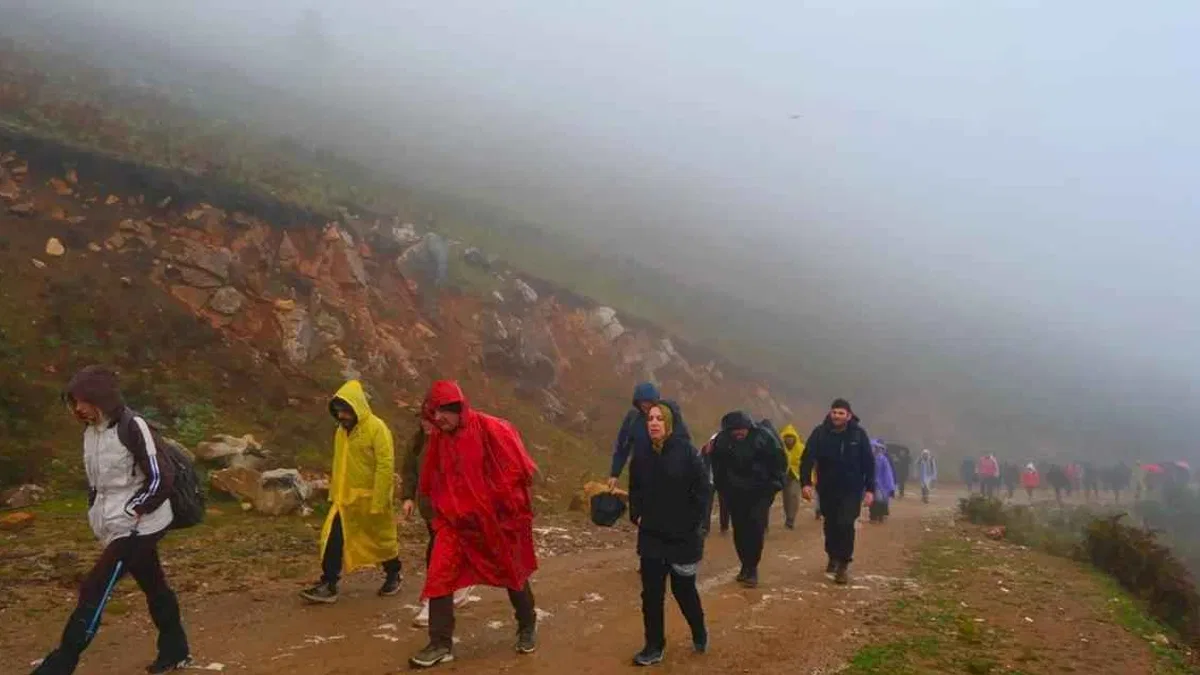 Sakarya’da 16 km boyunca durmadan yürüdüler