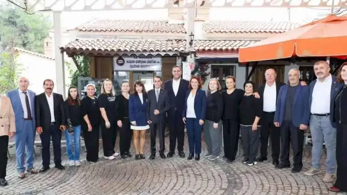 İzmir Narlıdere’de Muhtarlar Günü kutlandı