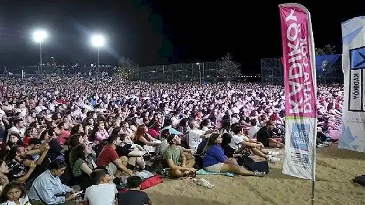 Şampiyonluğu Kalamış'ta 20 bin voleybol sever kutladı