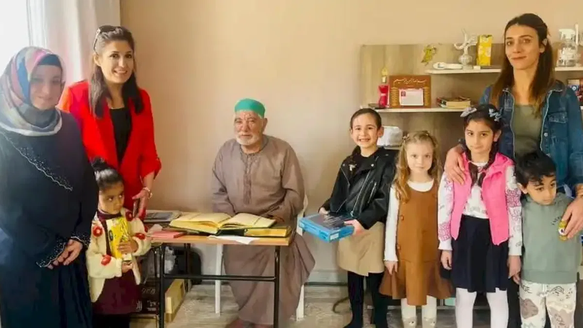 Mardin Yeşilli'de öğrencilerden emekli öğretmene vefa
