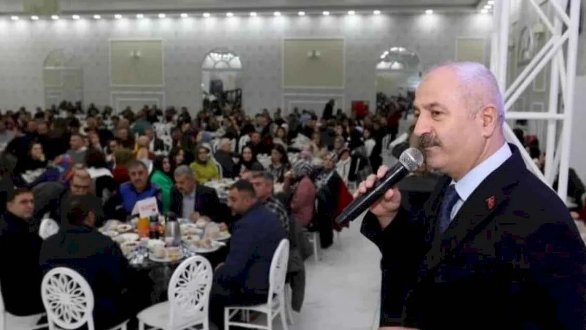 Başkan Büyükgöz mesai arkadaşlarını iftarda ağırladı