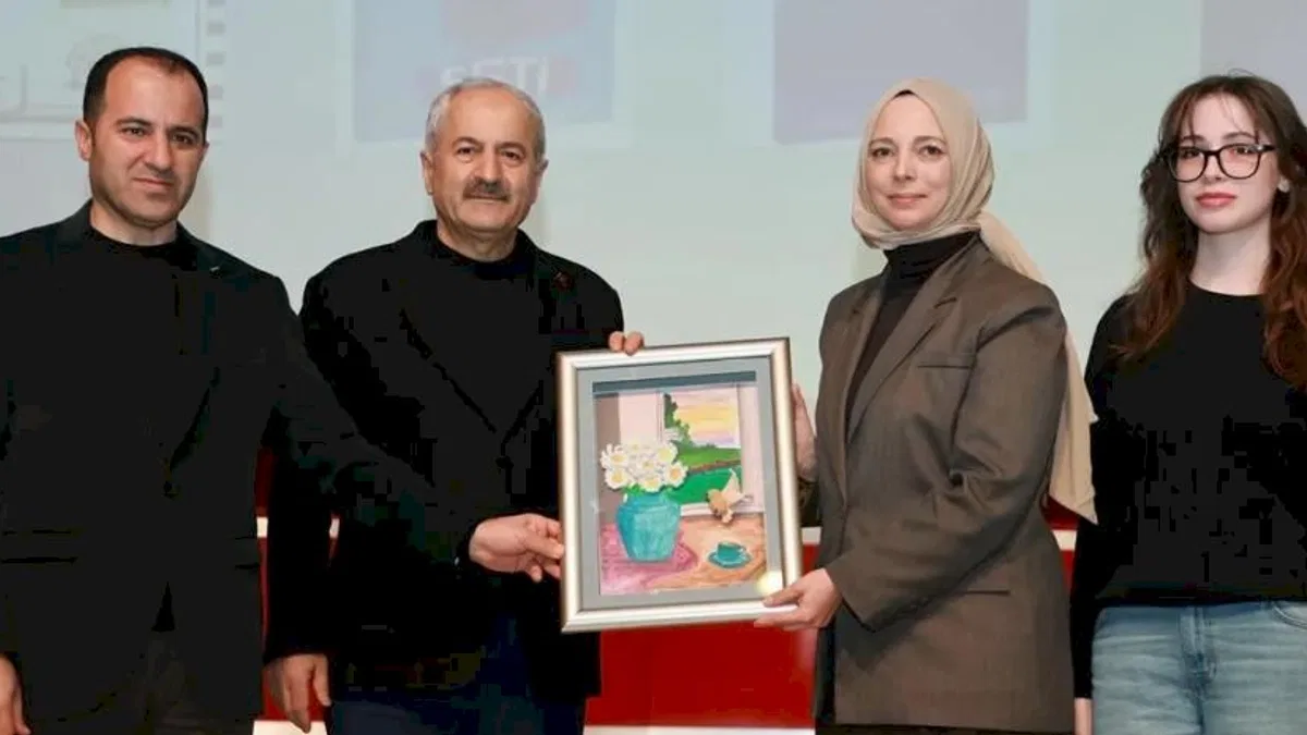 Kocaeli Gebze Okur Buluşmaları’nda Özgü Güler söyleşisi