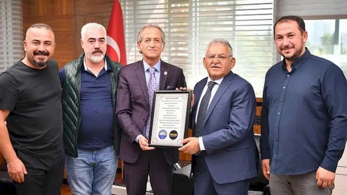 Esnaf ve Sanatkârlar Derneği’nden Başkan Büyükkılıç’a Gastronomi Günleri ve Kitap Fuarı teşekkürü