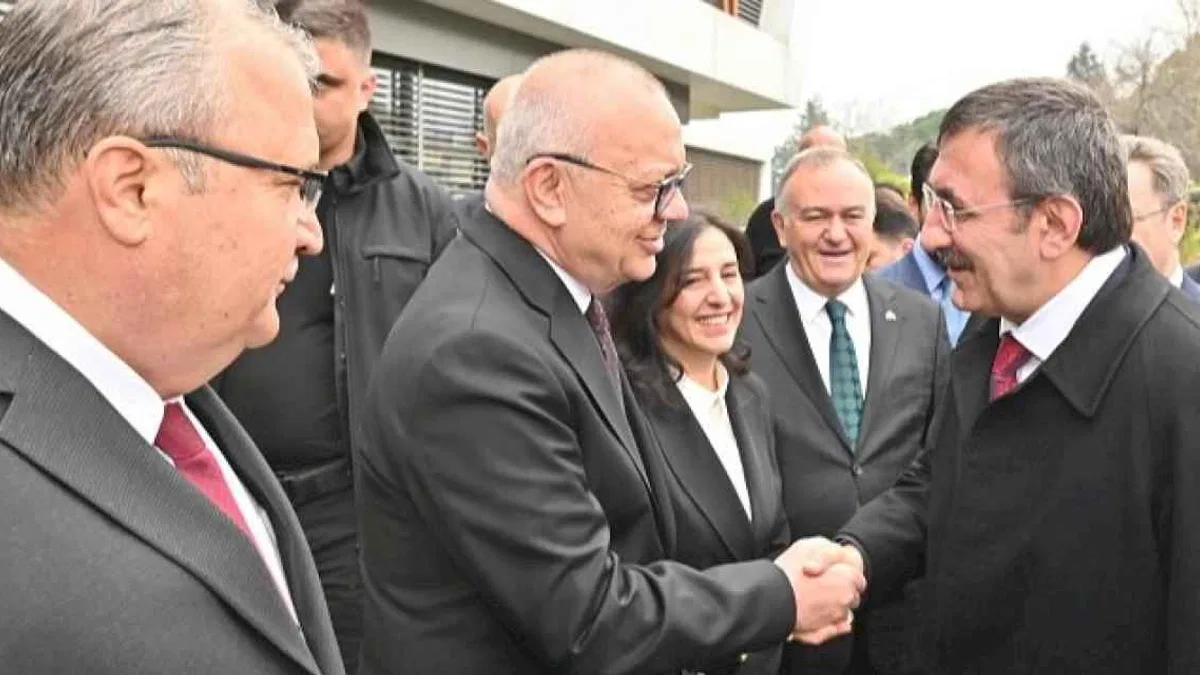 Cumhurbaşkanı Yardımcısı Yılmaz'dan Başkan Ergün'e övgü