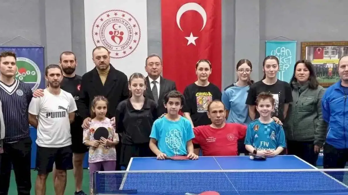 Sakaryalı tenisçilere kritik mücadele öncesi moral