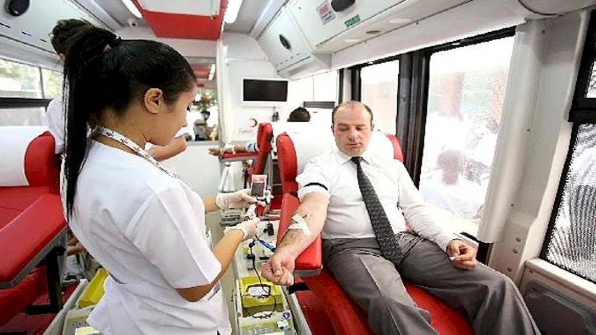 Türk Kızılay'ın kan bağışı ekipleri 15 Temmuz'da meydanlarda olacak