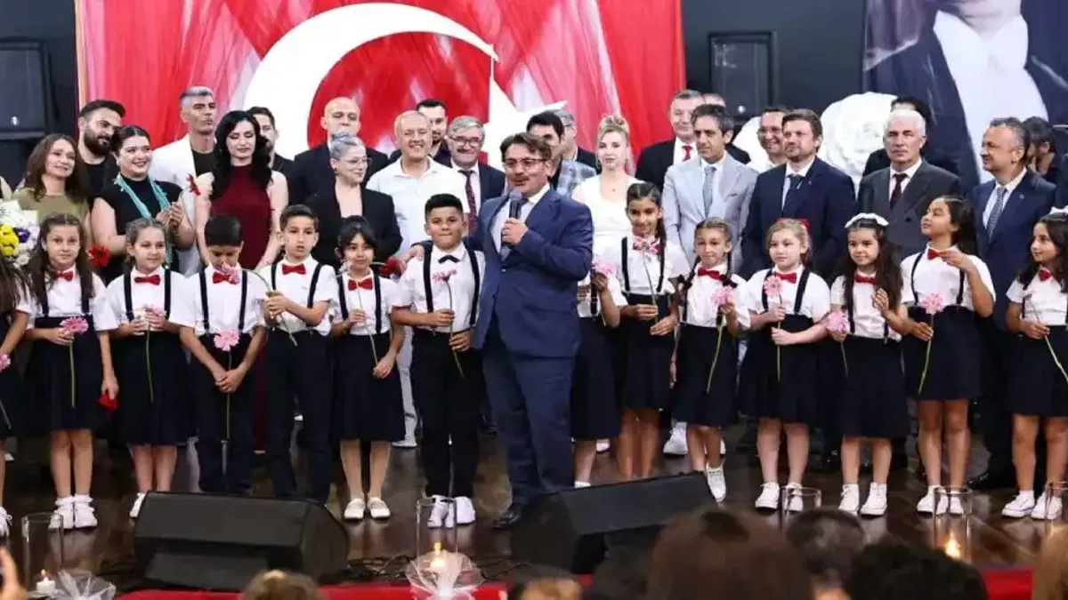 Sakarya Maarif Orkestrası ve Öğrenci Korosu Konseri büyük ilgi gördü