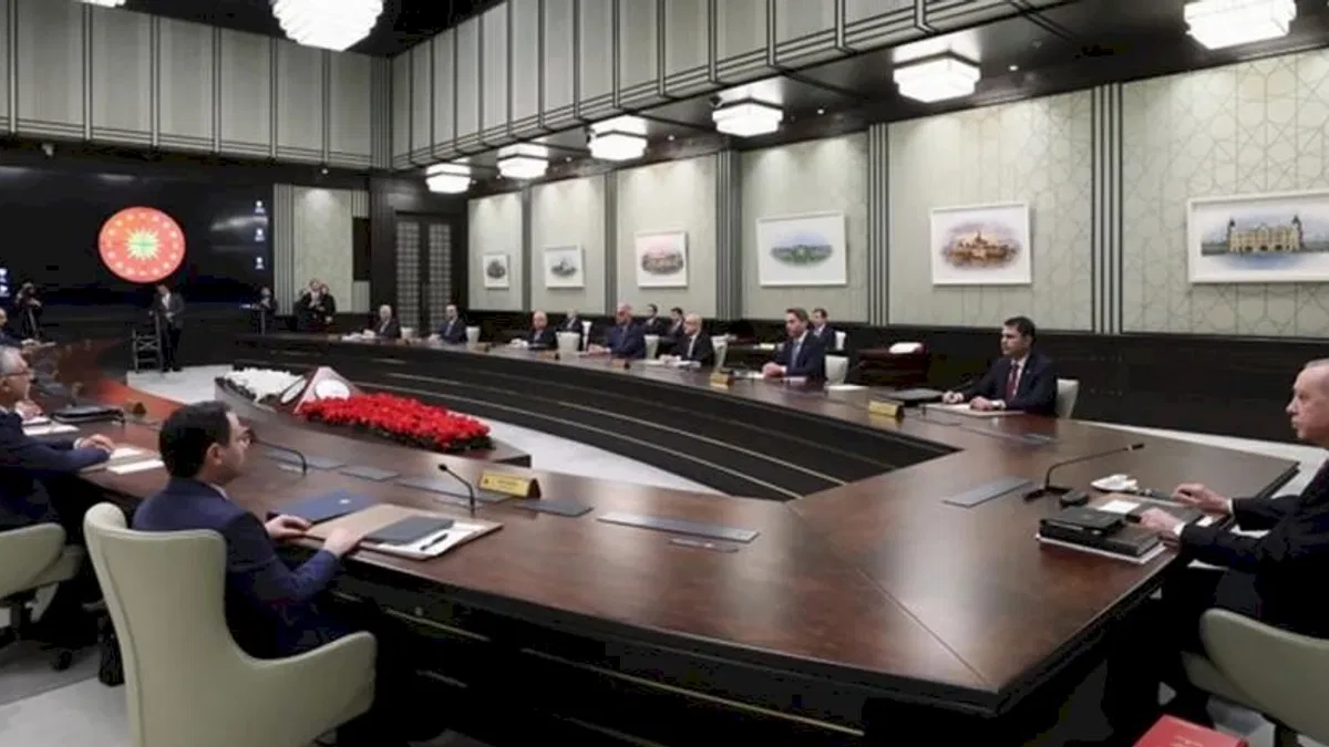 Kabine yoğun gündemle toplanıyor