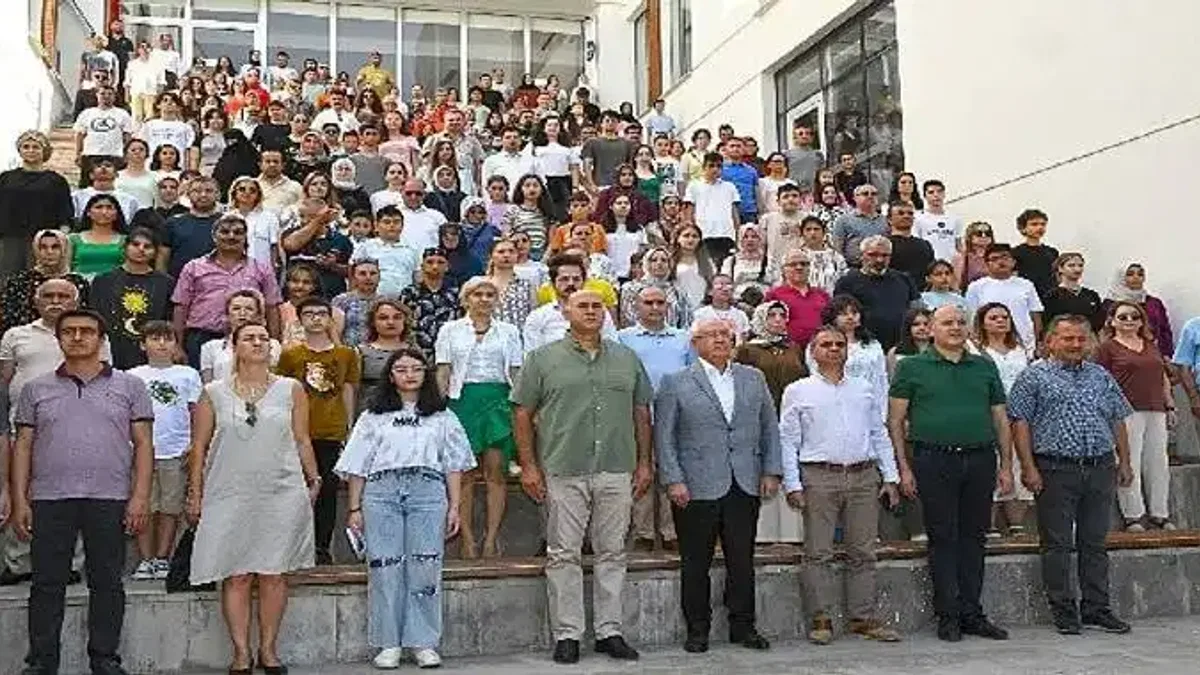Karabağlar Belediyesi'nden başarılı öğrencilere bisiklet armağanı