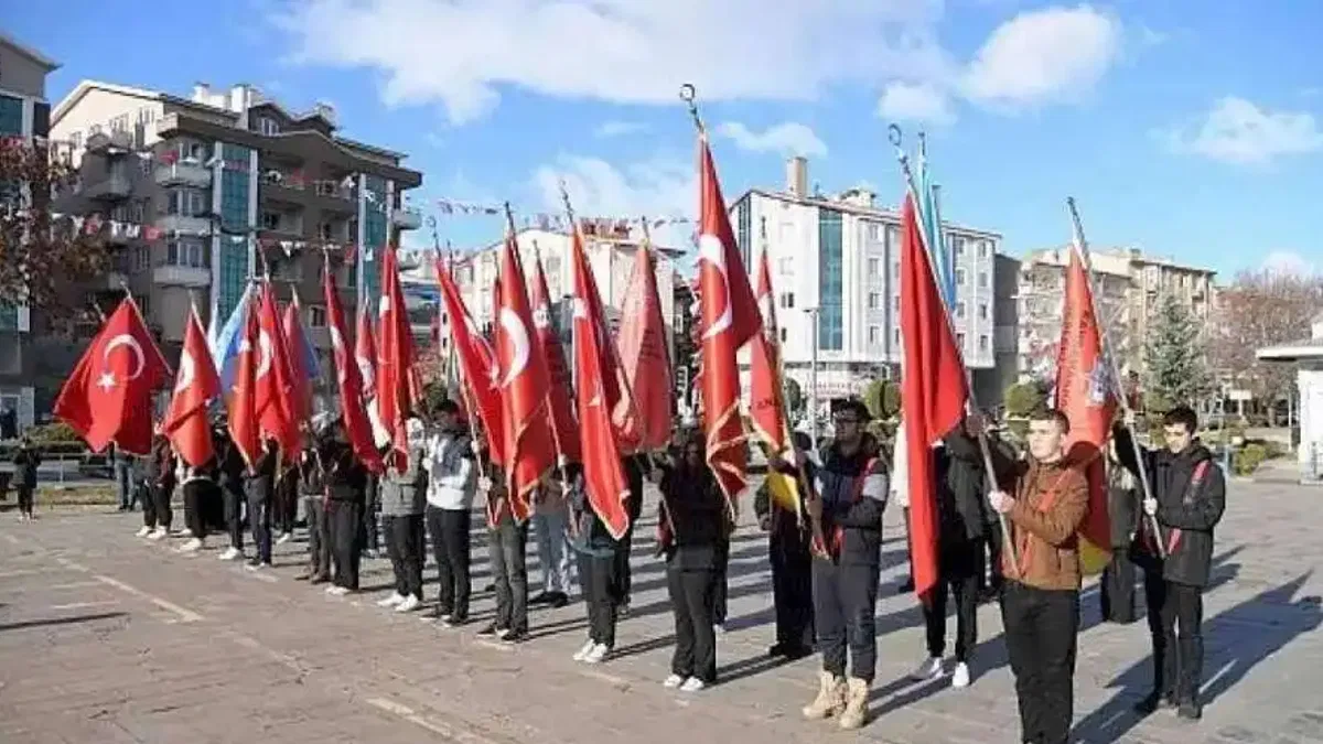 Kahramankazan'da 24 Kasım Öğretmenler Günü dolayısıyla bir takım etkinlikler düzenlendi.