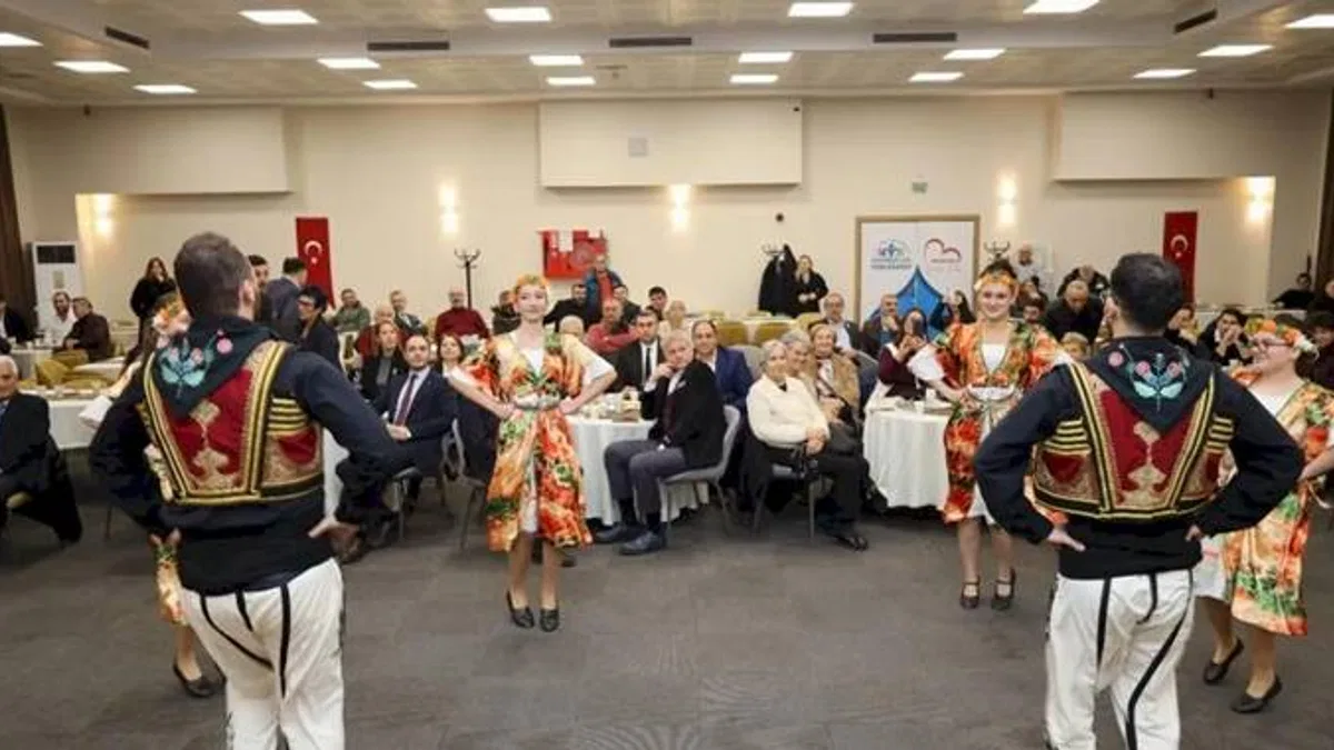 Kocaeli İzmit’te Dünya Türk Dili Ailesi Günü anlamlı bir programla kutlandı