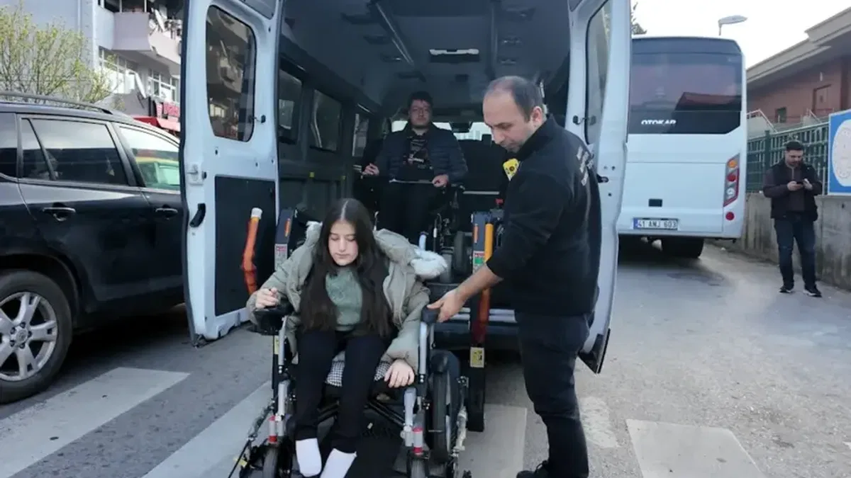 Kocaeli'de 'Engelsiz Taksi' hayallere köprü oldu