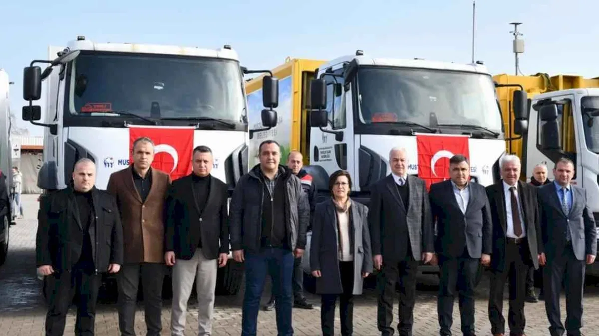 Başkan Erdem: Temizlik hizmetleri araç filosu hayırlı olsun