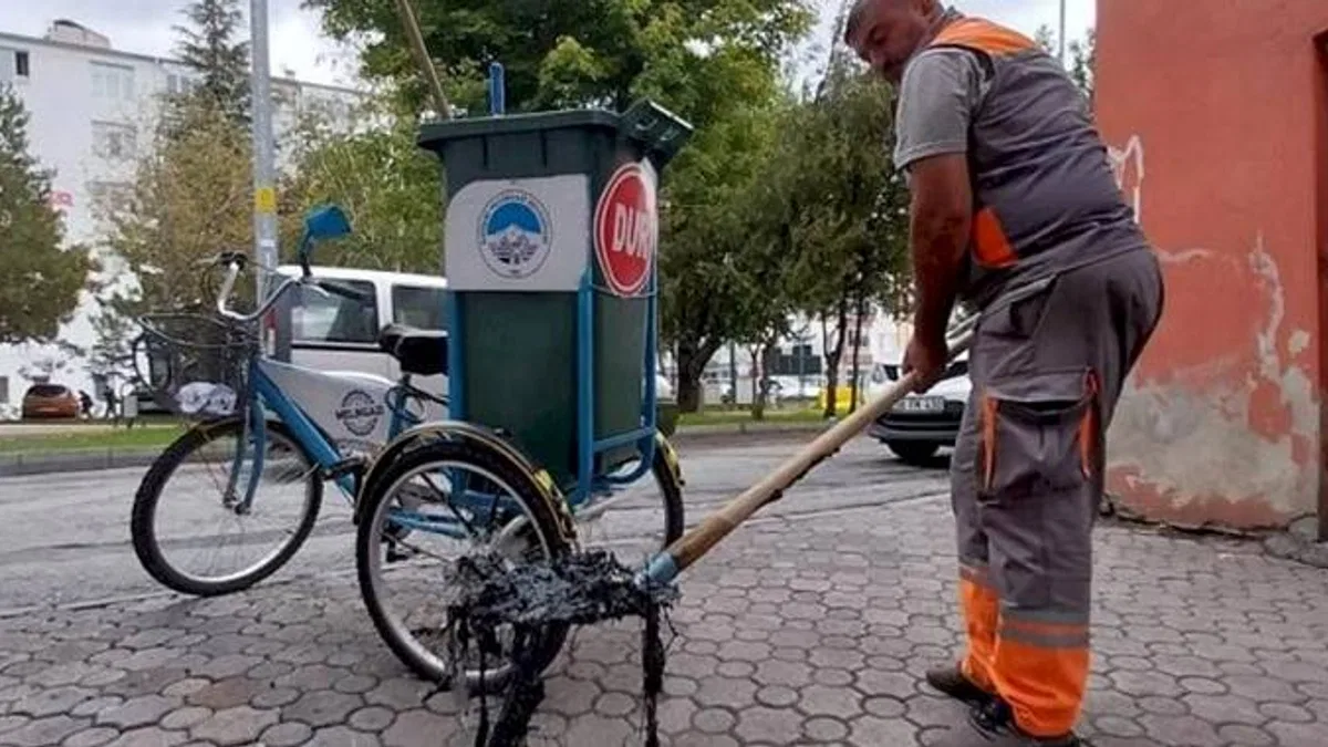 Kayseri Melikgazi'de yağmur suyu kanallarına özel mesai
