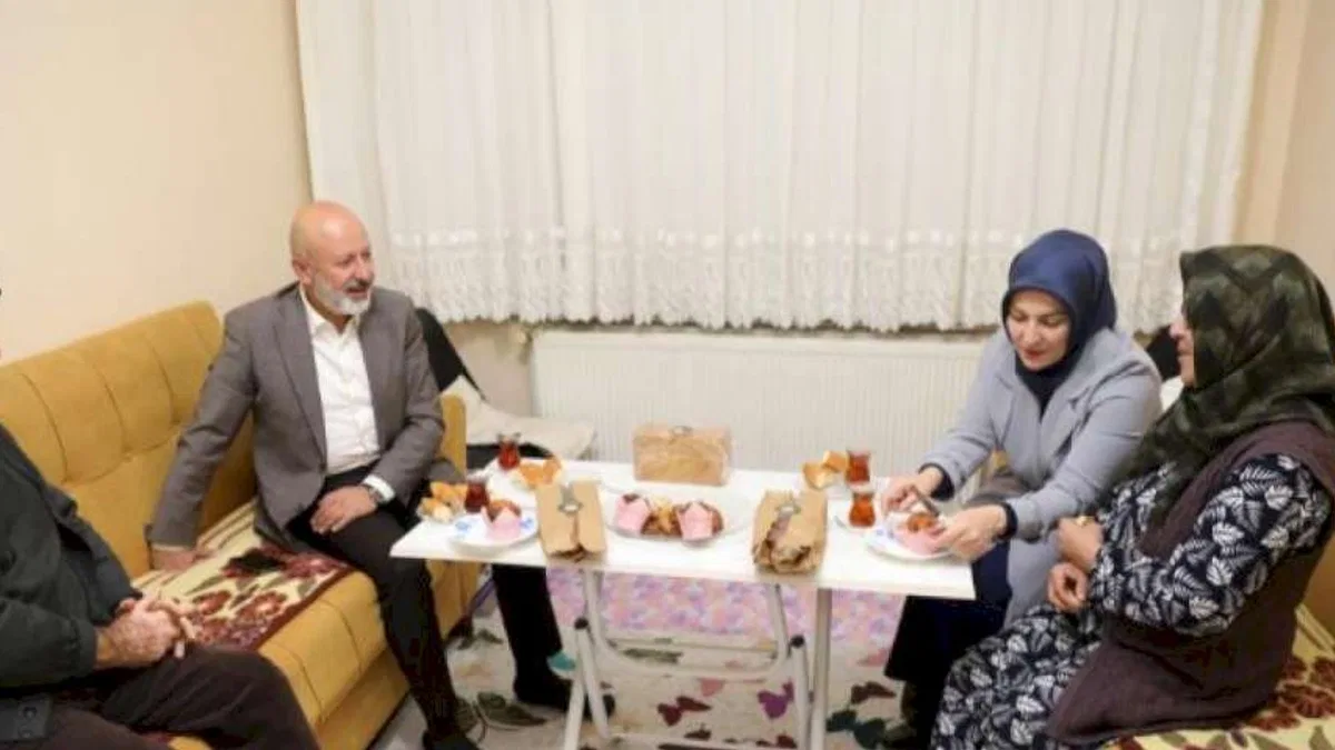 Çolakbayrakdar ailesinden çölyak hastasına ziyaret