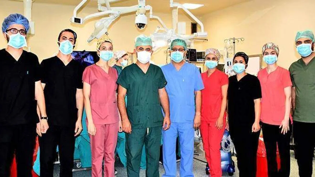 Malatya'daki Karaciğer Nakli Enstitüsü'nde cerrahlar öğreniyor, hastalar iyileşiyor