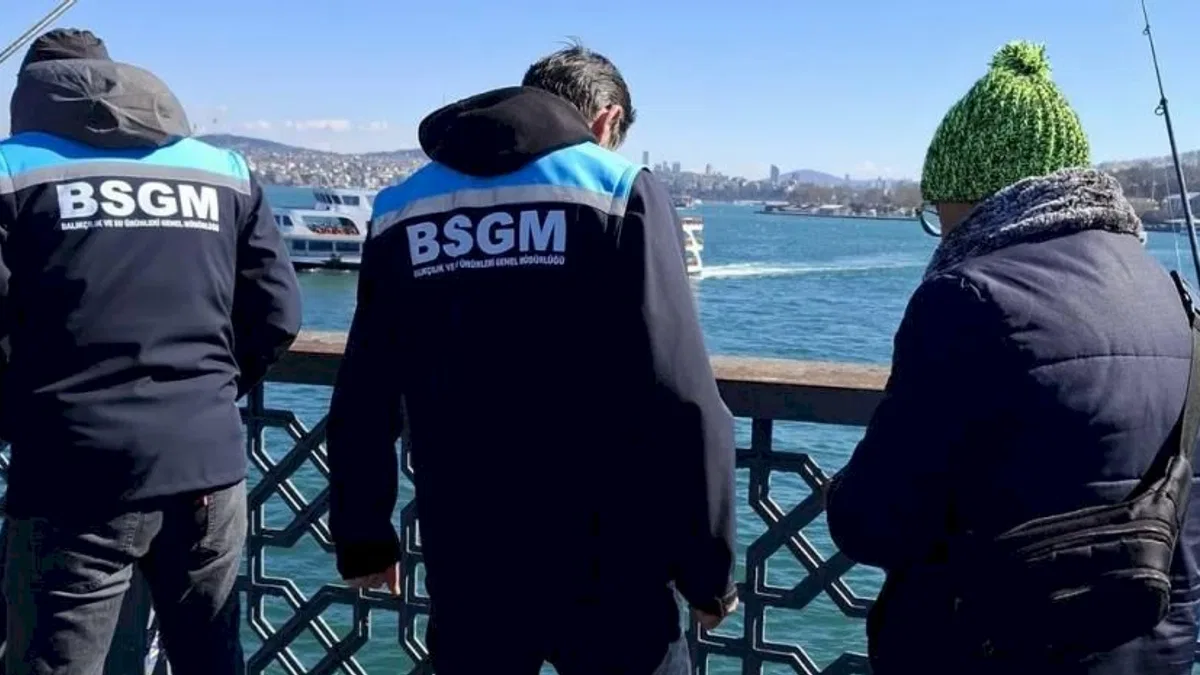 Galata ve Atatürk köprülerinde amatör balıkçılara denetim