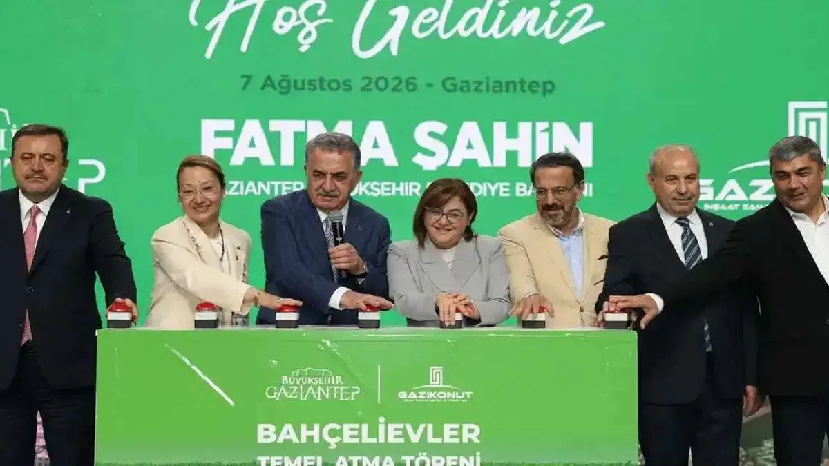 Gaziantep’te bin konut için anahtar teslimi yapıldı... 5 bin konutluk projeye temel