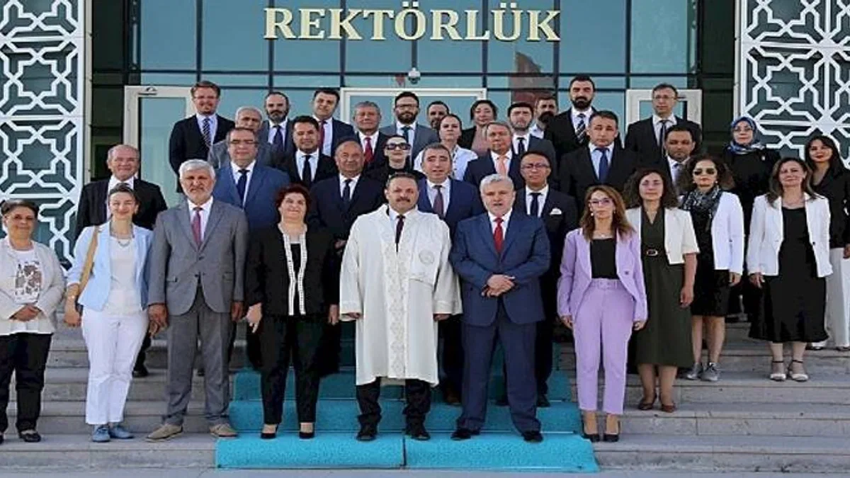Rektör Alpay Arışbaş göreve başladı