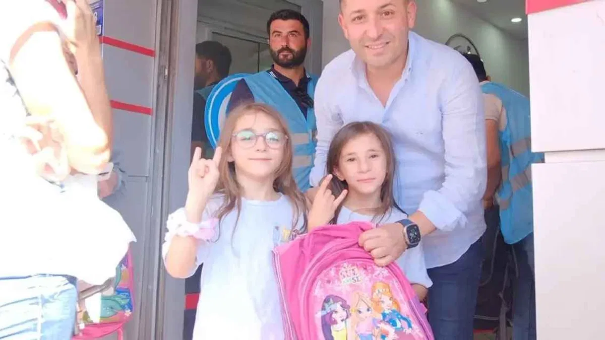 Ülkü Ocakları Kayseri İl Başkanlığı'ndan 5 bin öğrenciye kırtasiye desteği