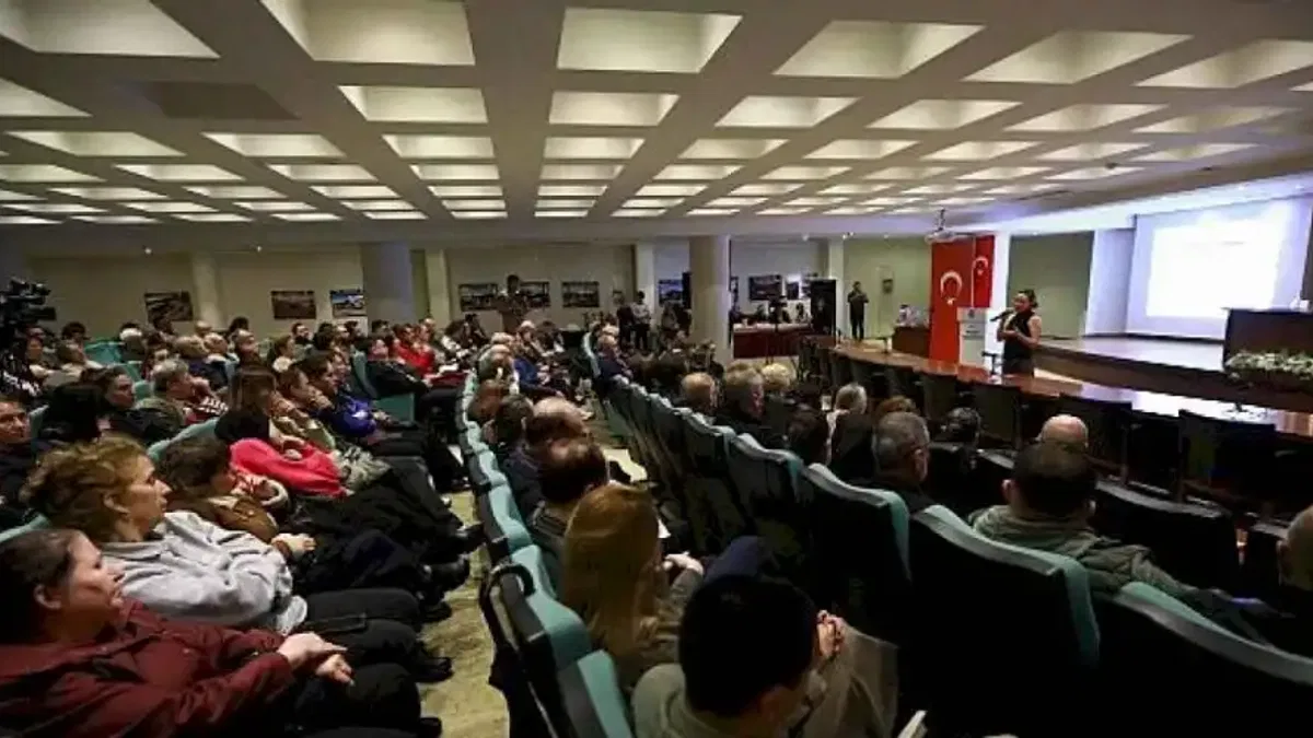 Meryem Ana Evi otopark gelirleri ellerinden alınan Efes Selçuklular, "Yoksulluk ve Kent Hakkı" için buluştu